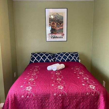 Private Room In Los Angeles With Wifi, Tv, And View Of Hollywood Sign & Shared Kitchen Bagian luar foto